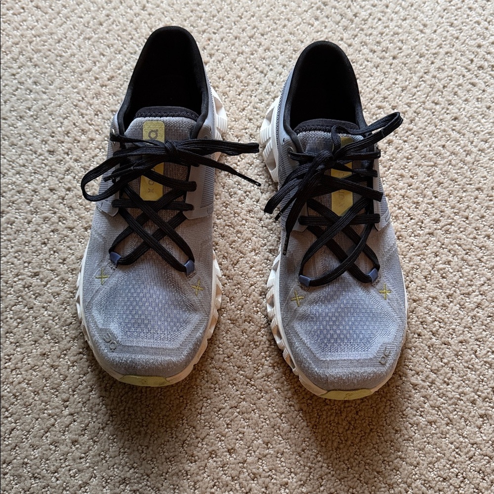 On Cloud Running Sneakers - Picture 3 of 6